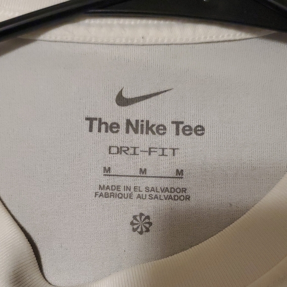 Nike Dri-Fit White Graphic Men's T-Shirt - Picture 2 of 5
